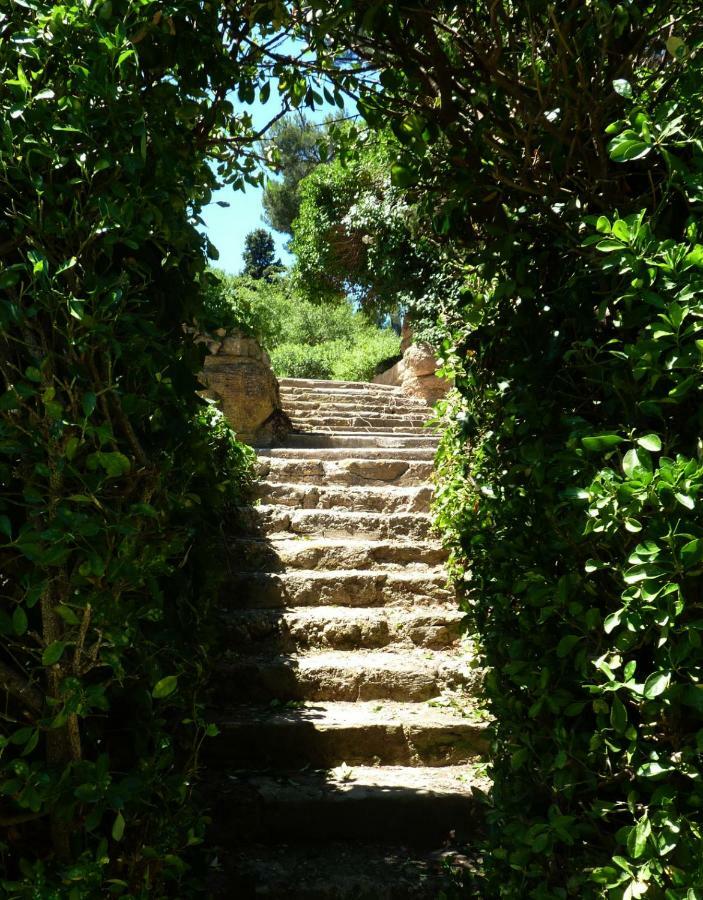 오바뉴 La Royante B&B 외부 사진